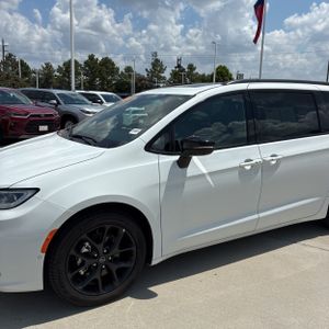 2025 Chrysler PACIFICA LIMITED — фото 2