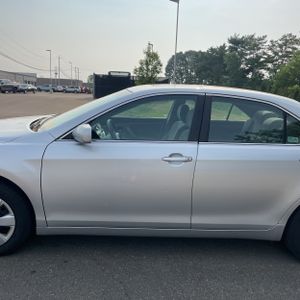 2009 Toyota CAMRY LE photo 4