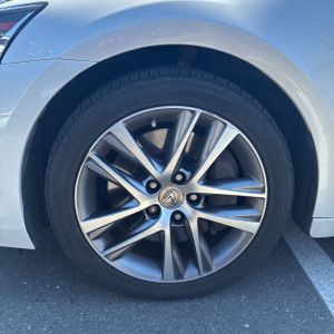 صورة مصغرة 16 لـ 2019 Lexus IS 300 BASE