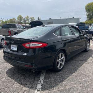 FORD FUSION SE - 8