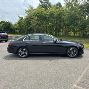 صورة 10 لـ 2021 Mercedes-BENZ E-CLASS
