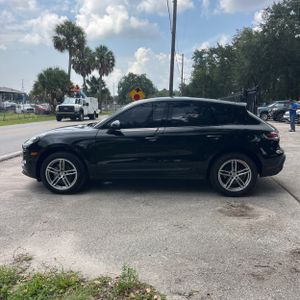 2023 Porsche MACAN photo 3