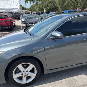 2014 Toyota CAMRY SE 照片 2