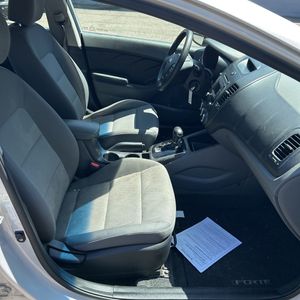 2018 KIA FORTE LX — миниатюра 32