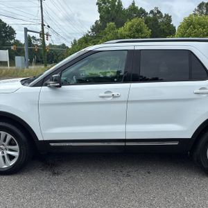 FORD EXPLORER XLT - 4