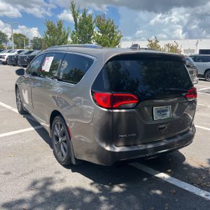 2017 Chrysler PACIFICA LIMITED — фото 5