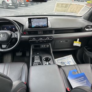 صورة مصغرة 39 لـ 2025 Honda PILOT BLACK EDITION