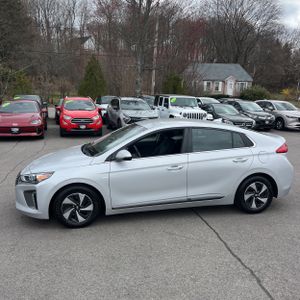 HYUNDAI IONIQ HYBRID SEL - 3