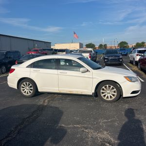 2011 Chrysler 200 TOURING photo 10