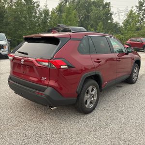 2025 Toyota RAV4 HYBRID XLE — фото 8