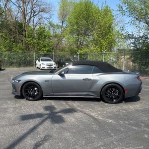 FORD MUSTANG GT PREMIUM - 3