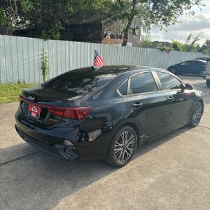 KIA FORTE GT-LINE - 8