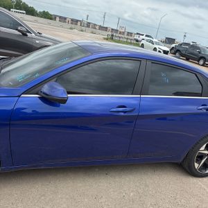 HYUNDAI ELANTRA HYBRID LIMITED - 3