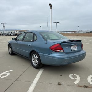FORD TAURUS SE - 5