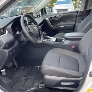 2025 Toyota RAV4 LE 缩略图 32