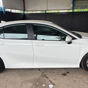 Toyota Camry LE - 10