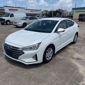 2020 Hyundai ELANTRA SE photo 1