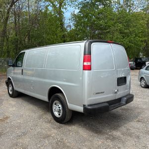 CHEVROLET EXPRESS 2500 - 5