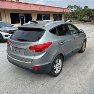 HYUNDAI TUCSON LIMITED - 8