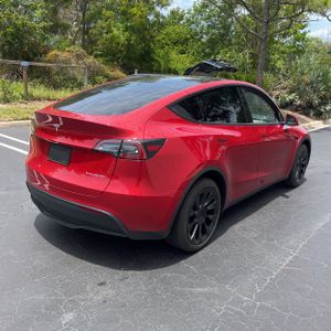 TESLA MODEL Y LONG RANGE - 8