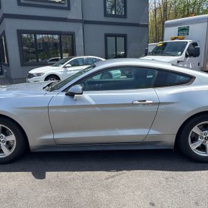 FORD MUSTANG ECOBOOST - 4