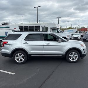 FORD EXPLORER XLT - 10