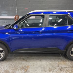 HYUNDAI VENUE LIMITED - 4