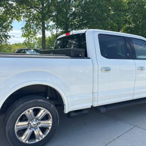 FORD F-150 LARIAT - 8