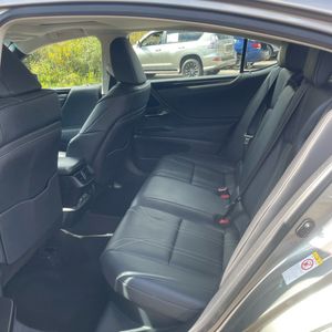 صورة 33 لـ 2019 Lexus ES 300H LUXURY