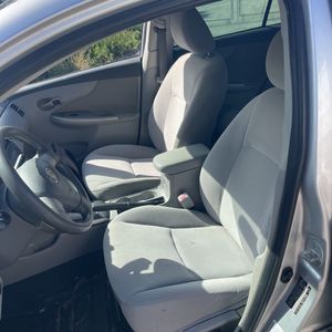 2010 Toyota COROLLA LE — миниатюра 32