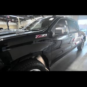 2023 Chevrolet SILVERADO 1500 LTZ 照片 2