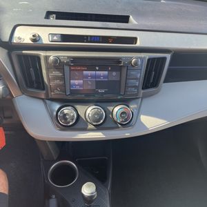 2015 Toyota RAV4 LE 照片 37