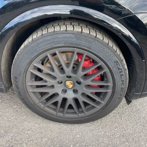 صورة 20 لـ 2018 Porsche CAYENNE GTS