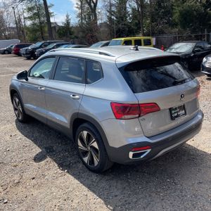 VOLKSWAGEN TAOS SE 4MOTION - 5