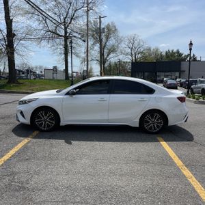 KIA FORTE GT-LINE - 3