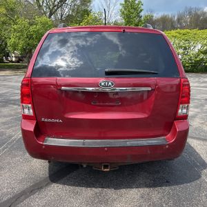 KIA SEDONA LX - 7