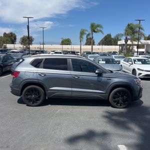 VOLKSWAGEN TAOS SE - 10