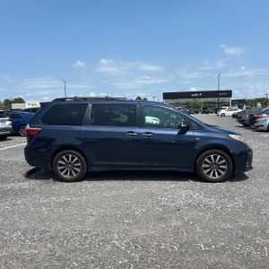 TOYOTA SIENNA - 10