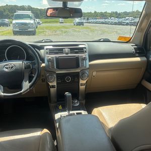 2013 Toyota 4RUNNER SR5 thumbnail 37
