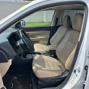 2015 Mitsubishi OUTLANDER SE thumbnail 31