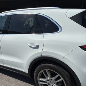 PORSCHE CAYENNE PLATINUM EDITION - 6