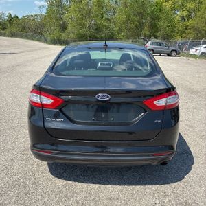 FORD FUSION SE - 7
