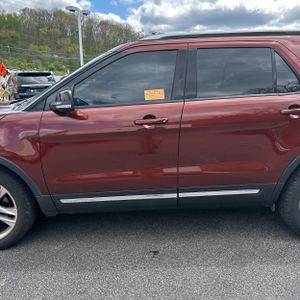 FORD EXPLORER XLT - 4