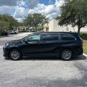 2025 Toyota SIENNA LE 8-PASSENGER 照片 3