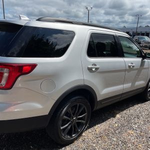 2017 FORD EXPLORER XLT 照片 9