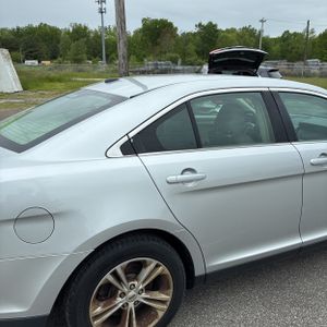 FORD TAURUS SE - 9