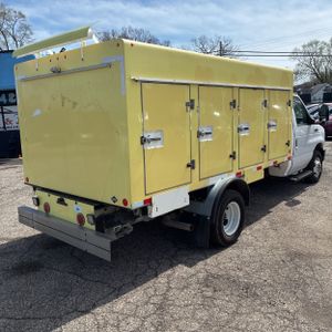 FORD E-450 CUTAWAY - 8