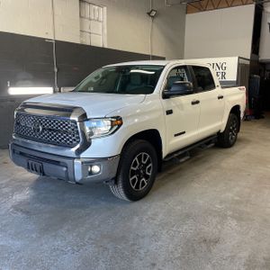 TOYOTA TUNDRA - 1