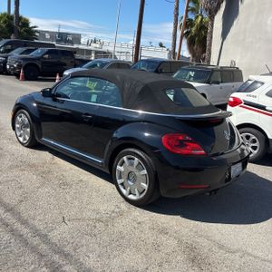 VOLKSWAGEN BEETLE CONVERTIBLE 2.5L PZEV - 5
