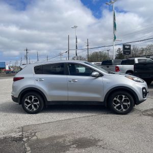 KIA SPORTAGE LX - 10